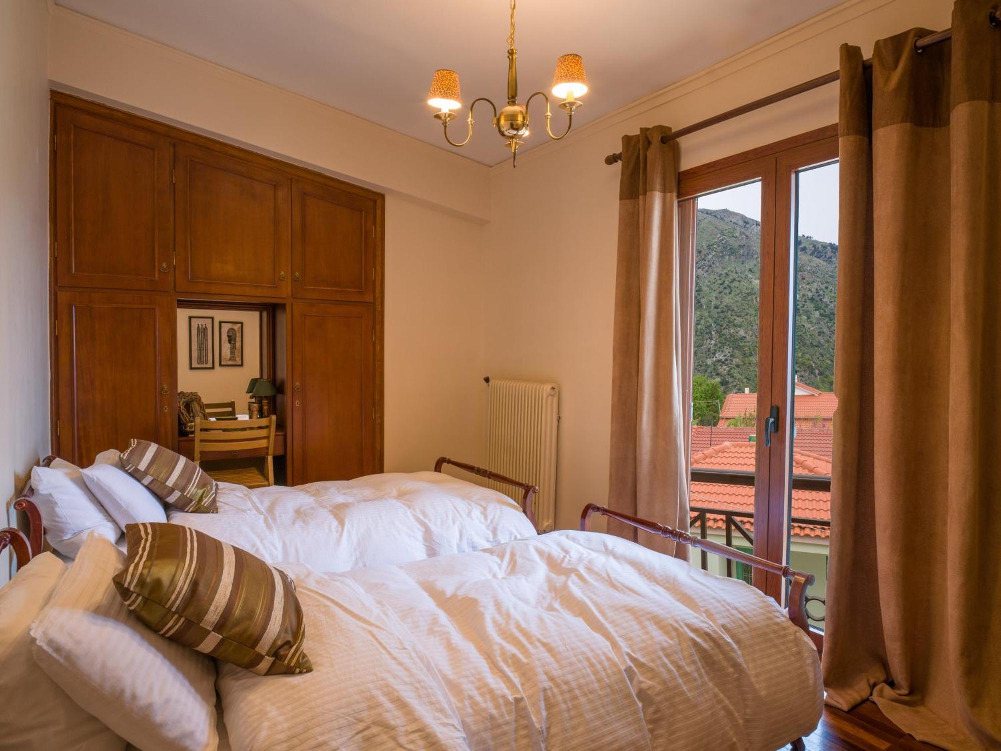 Traditional Luxury Villa Armonia Égio Exterior foto